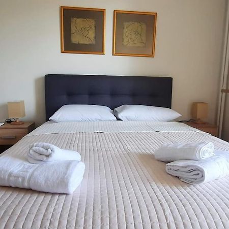 Comfort Apartment In The City Kalamata Extérieur photo