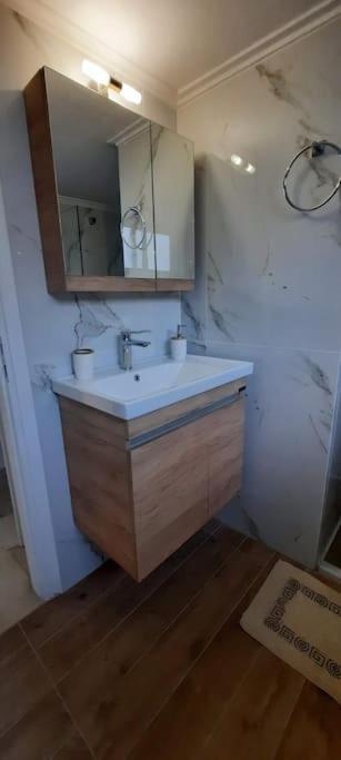 Comfort Apartment In The City Kalamata Extérieur photo