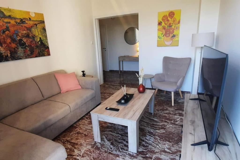 Comfort Apartment In The City Kalamata Extérieur photo